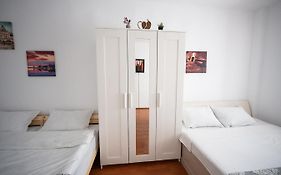 Aurel Vlaicu Apartment- camere private